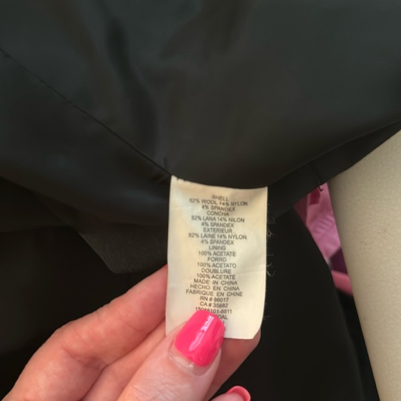 Bebe/Excellent condition, worn maybe once or twice gray blazer jacket size 6 - Picture 7 of 8